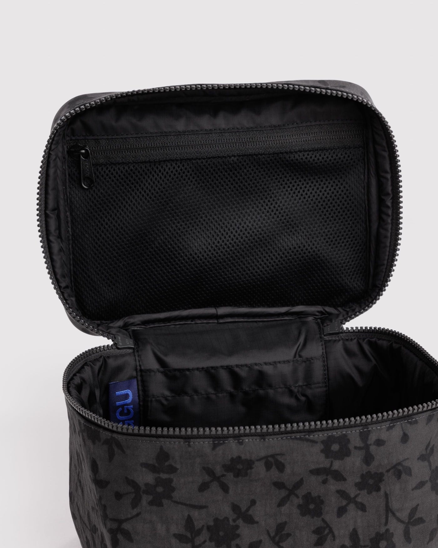Large Cosmetic Case Z6
