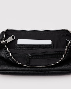 Recycled Leather Pochette Q0