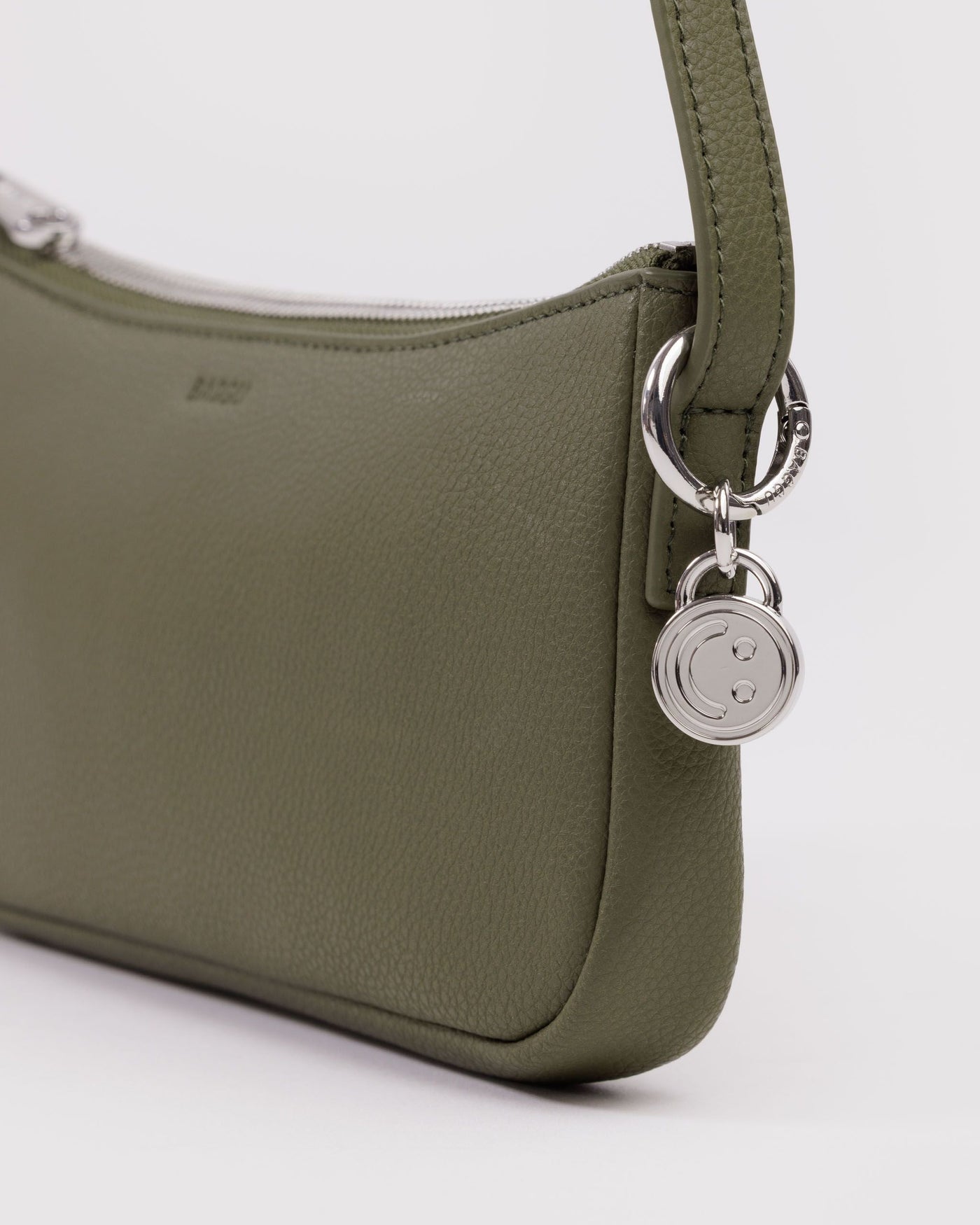 Recycled Leather Pochette Q0